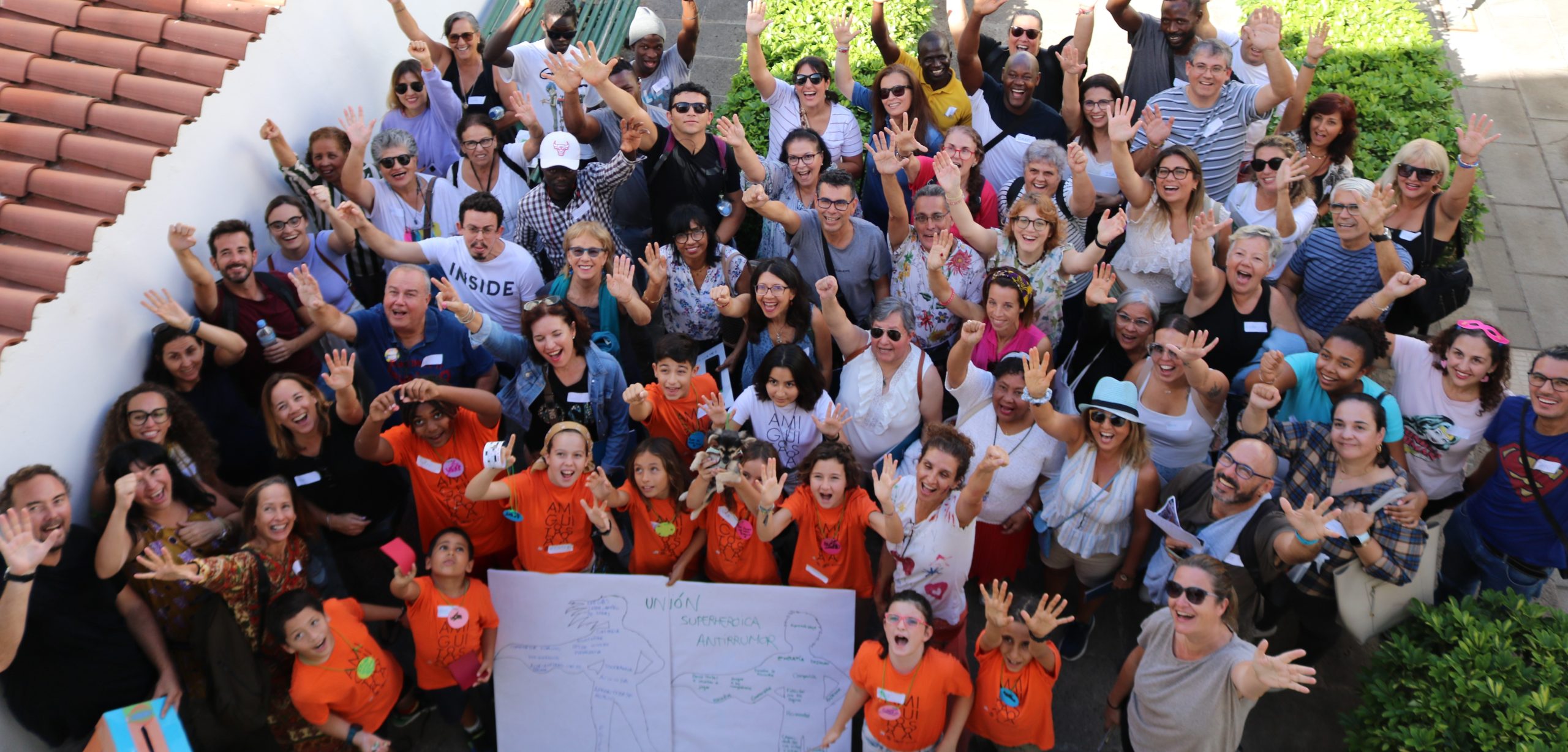 Más de un centenar de personas participan en un ágora para promover el antirracismo en Tenerife